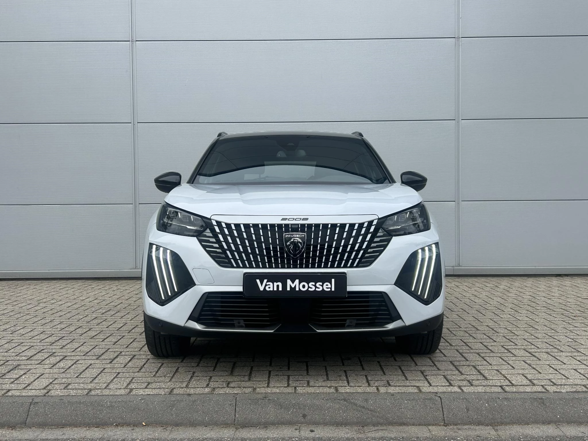 Peugeot-e-2008-image-8