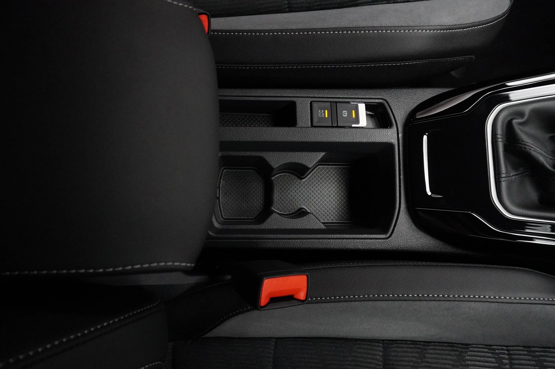 Volkswagen-T-Roc-image-29