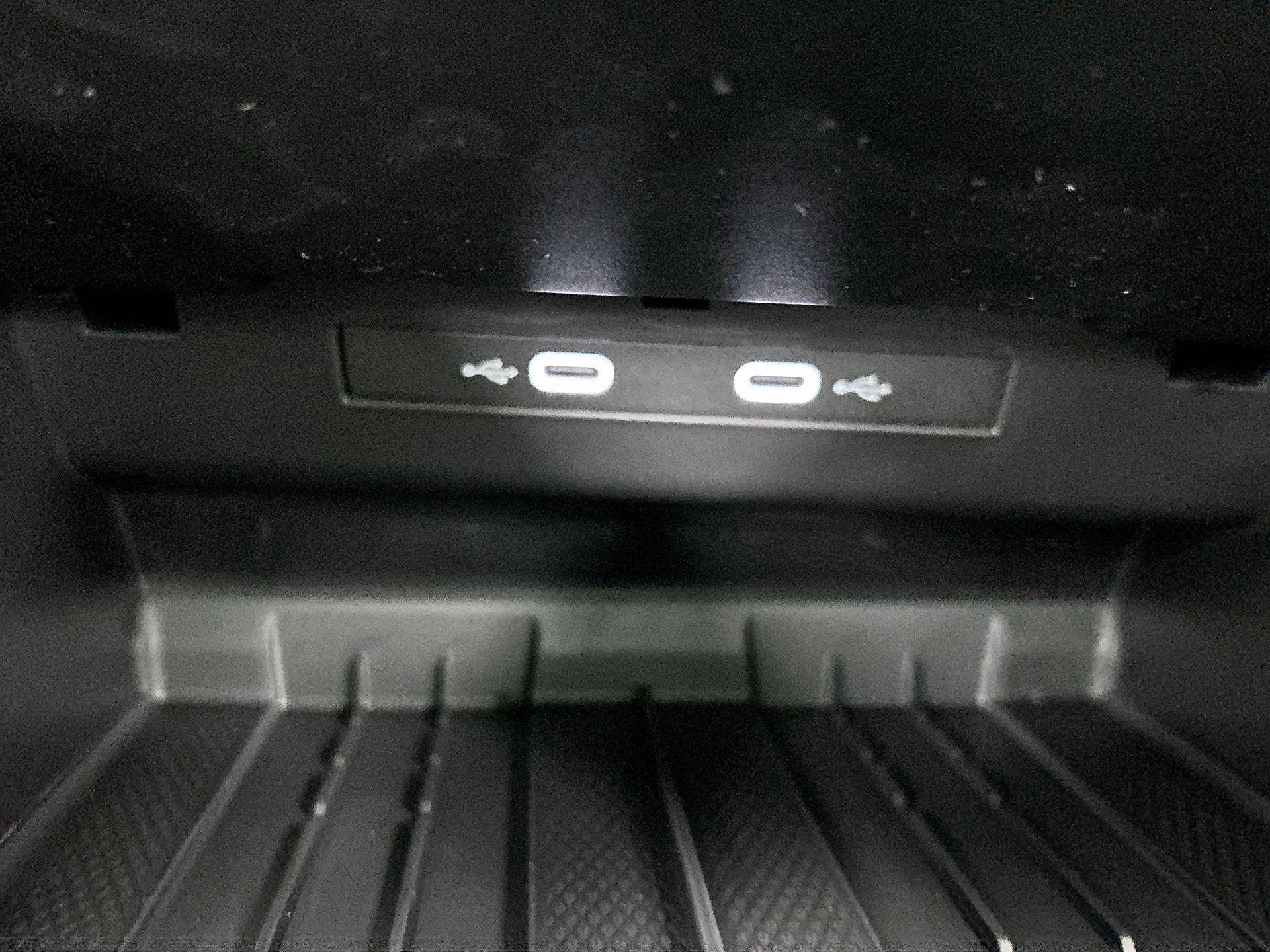 Volkswagen-Tiguan-image-38