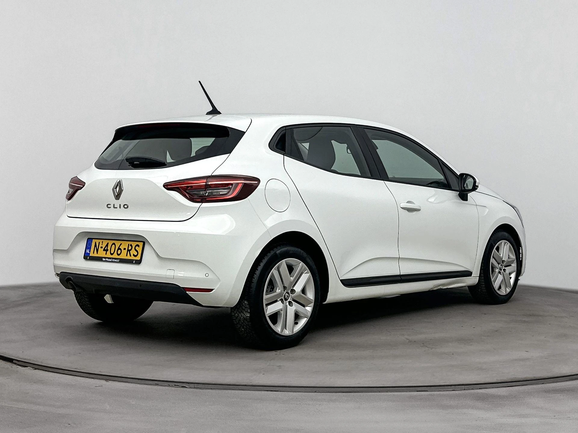 Renault-Clio-image-3