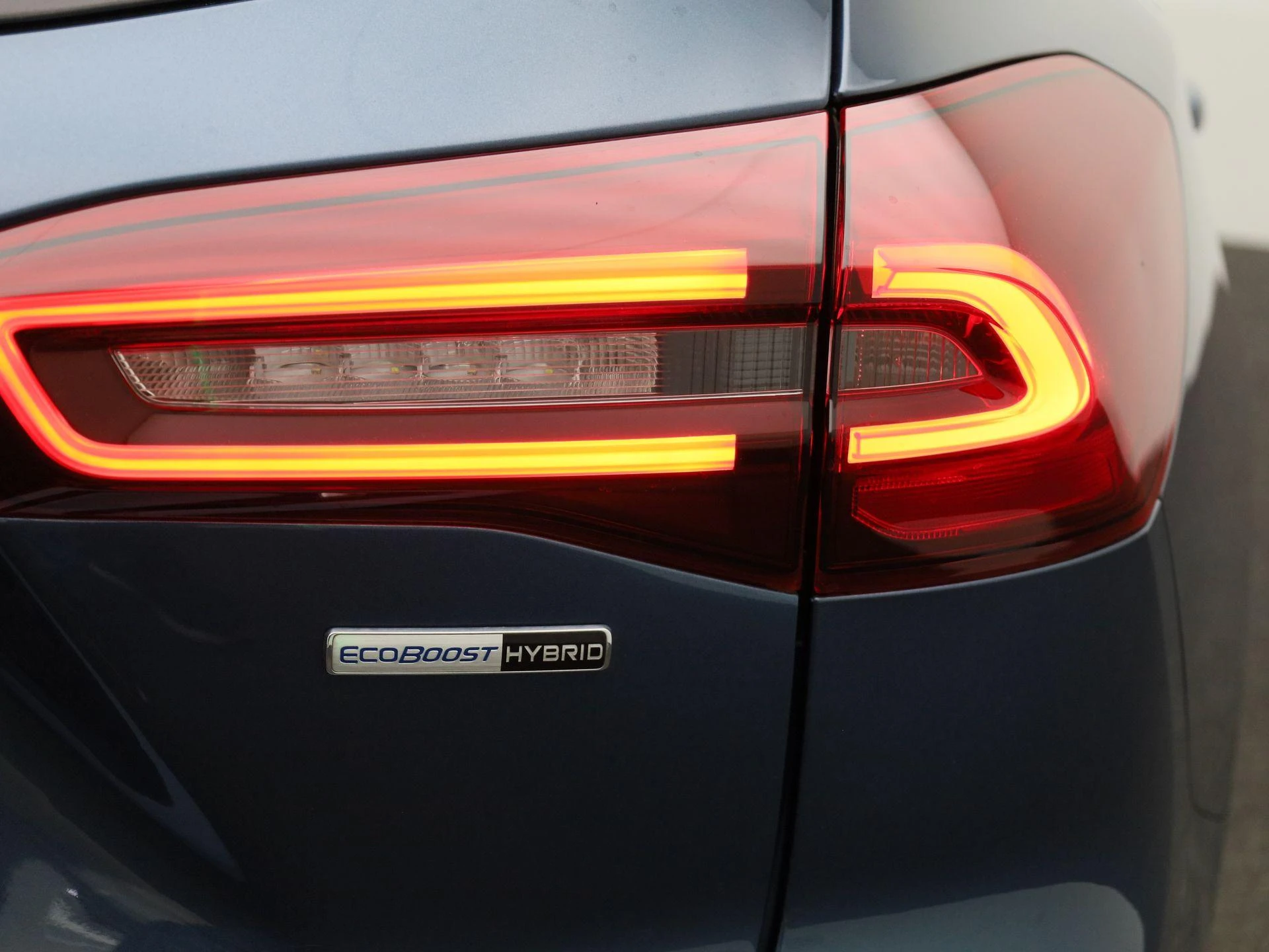 Ford Focus Wagon 1.0 EcoBoost Hybrid ST Line X