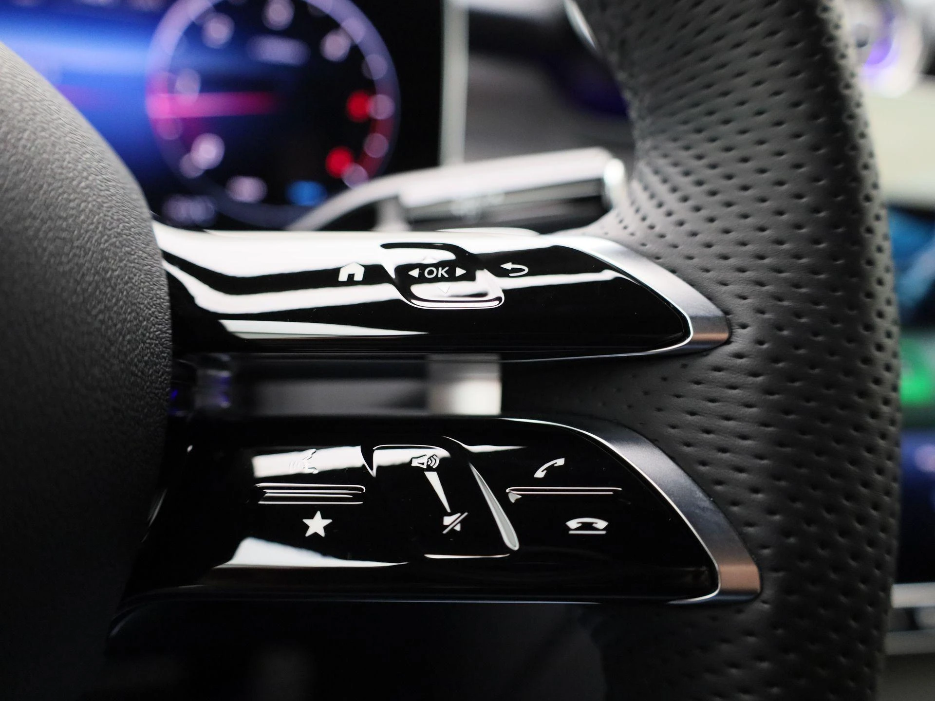 Mercedes-Benz-GLC-image-18