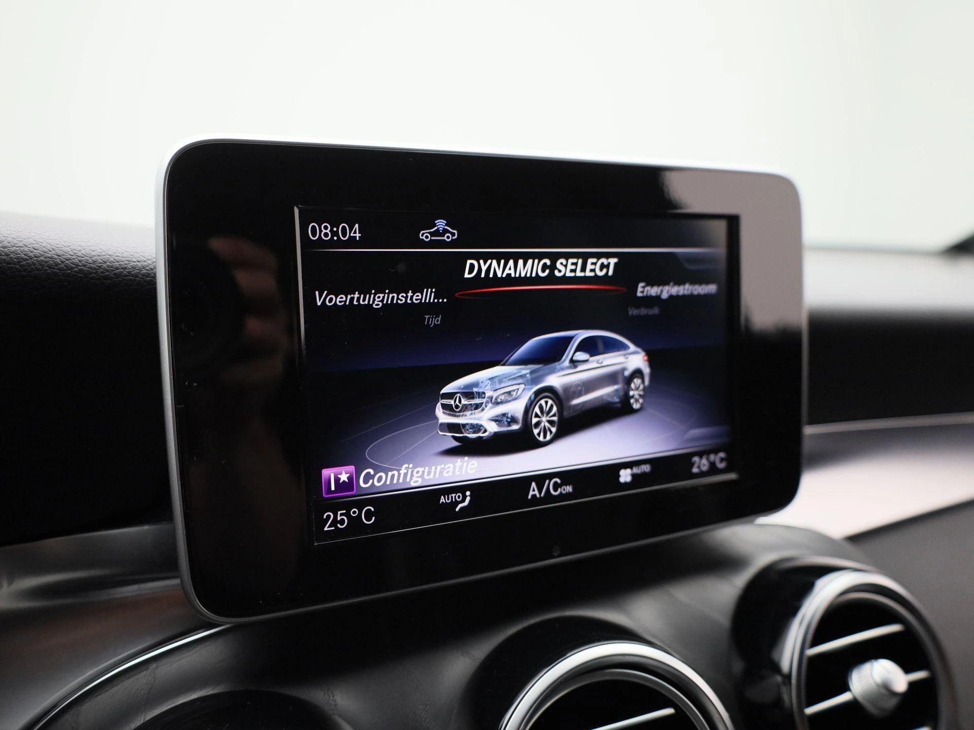 Mercedes-Benz-GLC-image-30