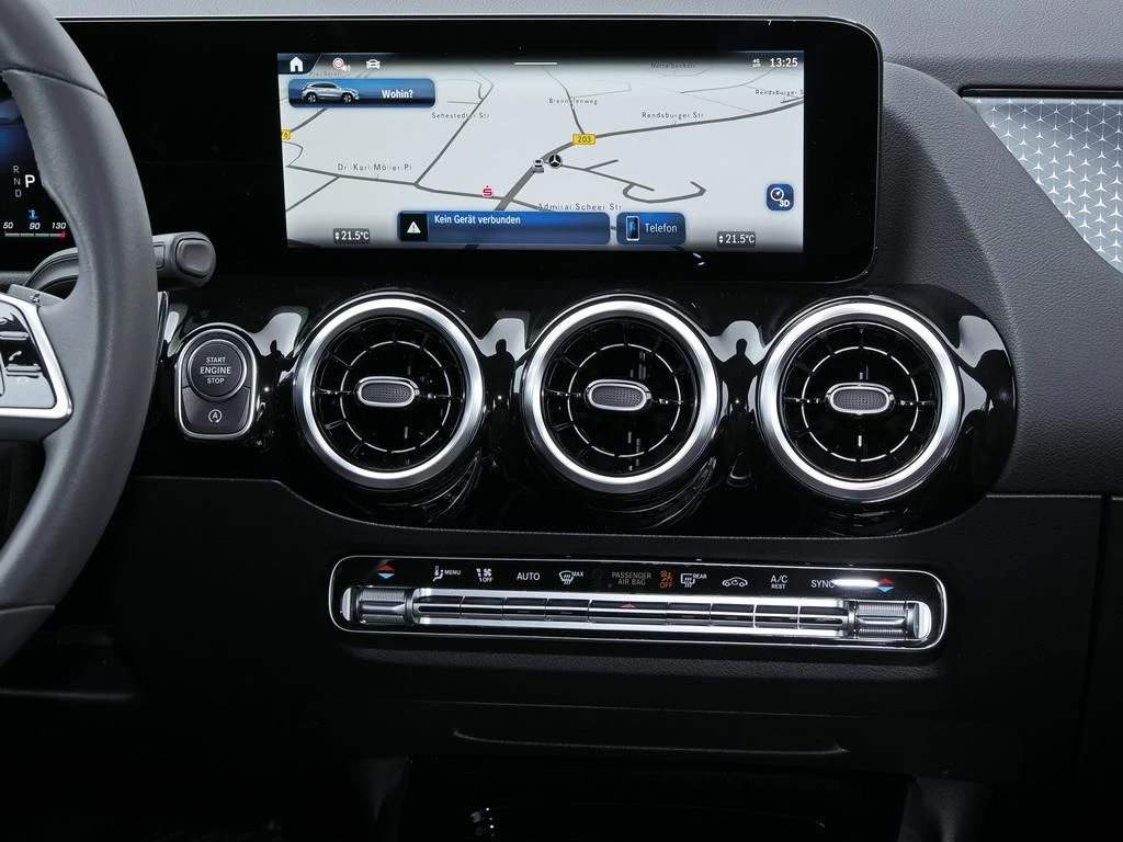 Mercedes-Benz-GLA 200 d-image-8