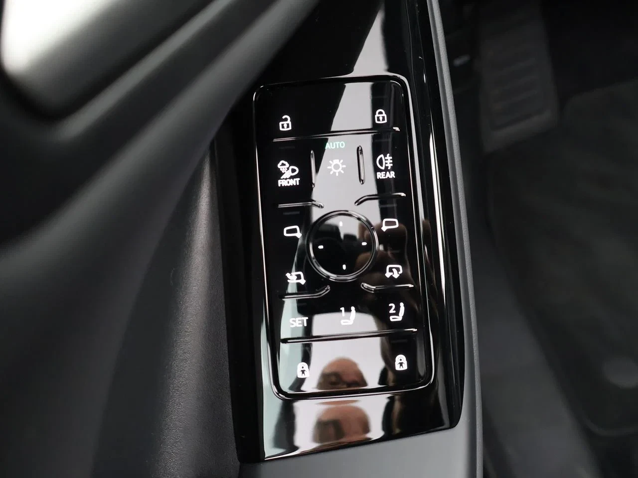 Audi-Q6 e-tron-image-19