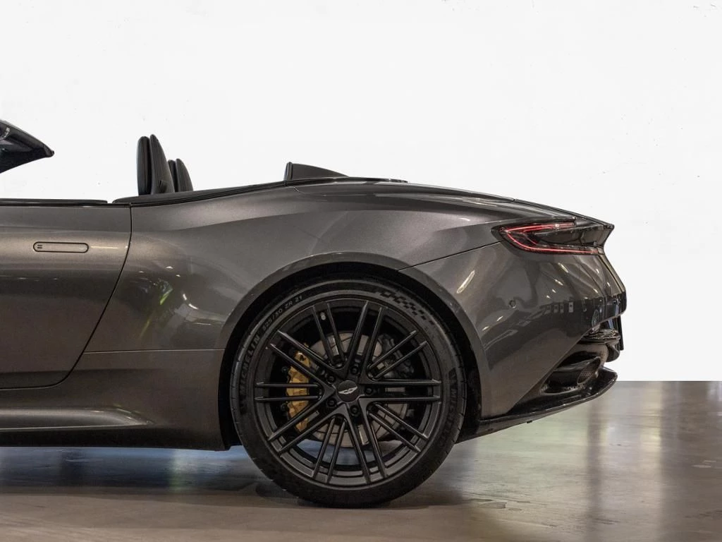 Aston Martin DB12 Volante Aston Martin Hamburg