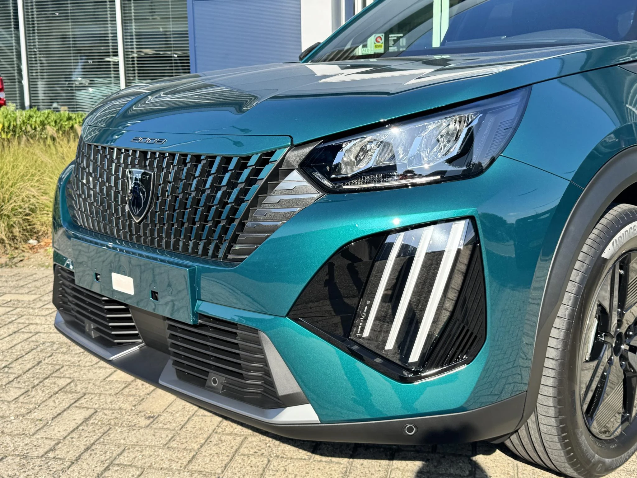 Peugeot-2008-image-2