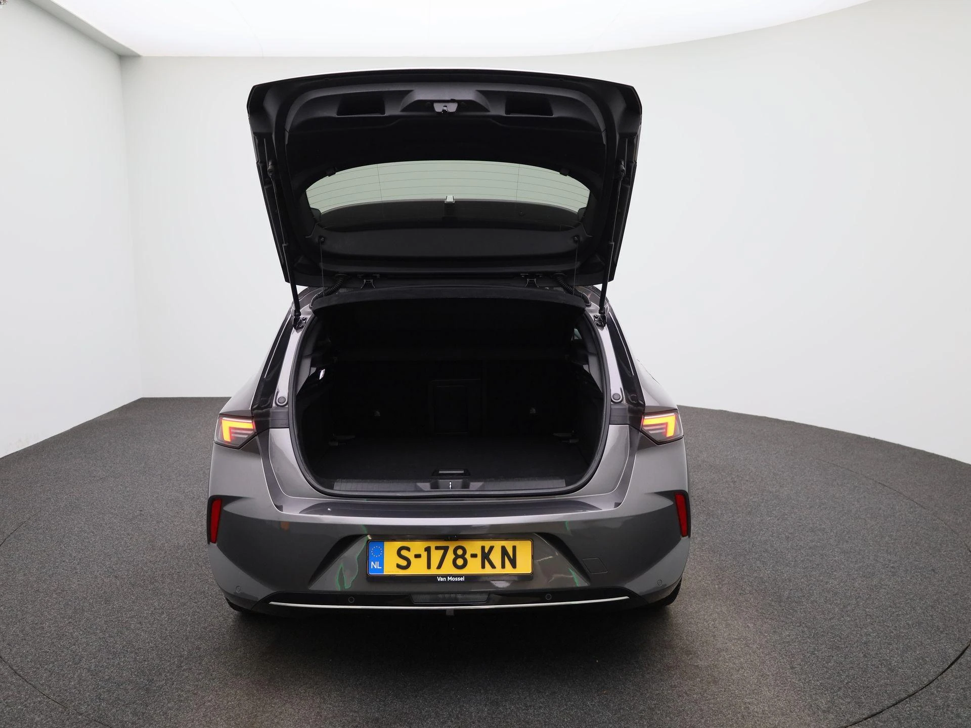 Opel-Astra-image-10