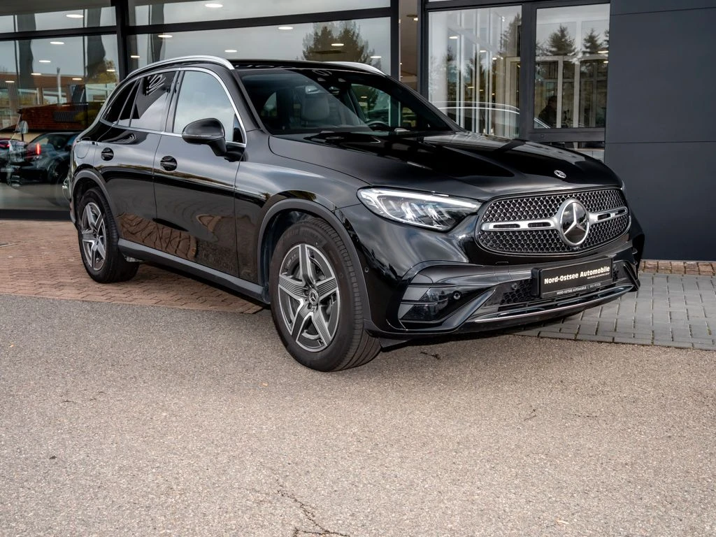 Mercedes-Benz-GLC 300 d-image-4