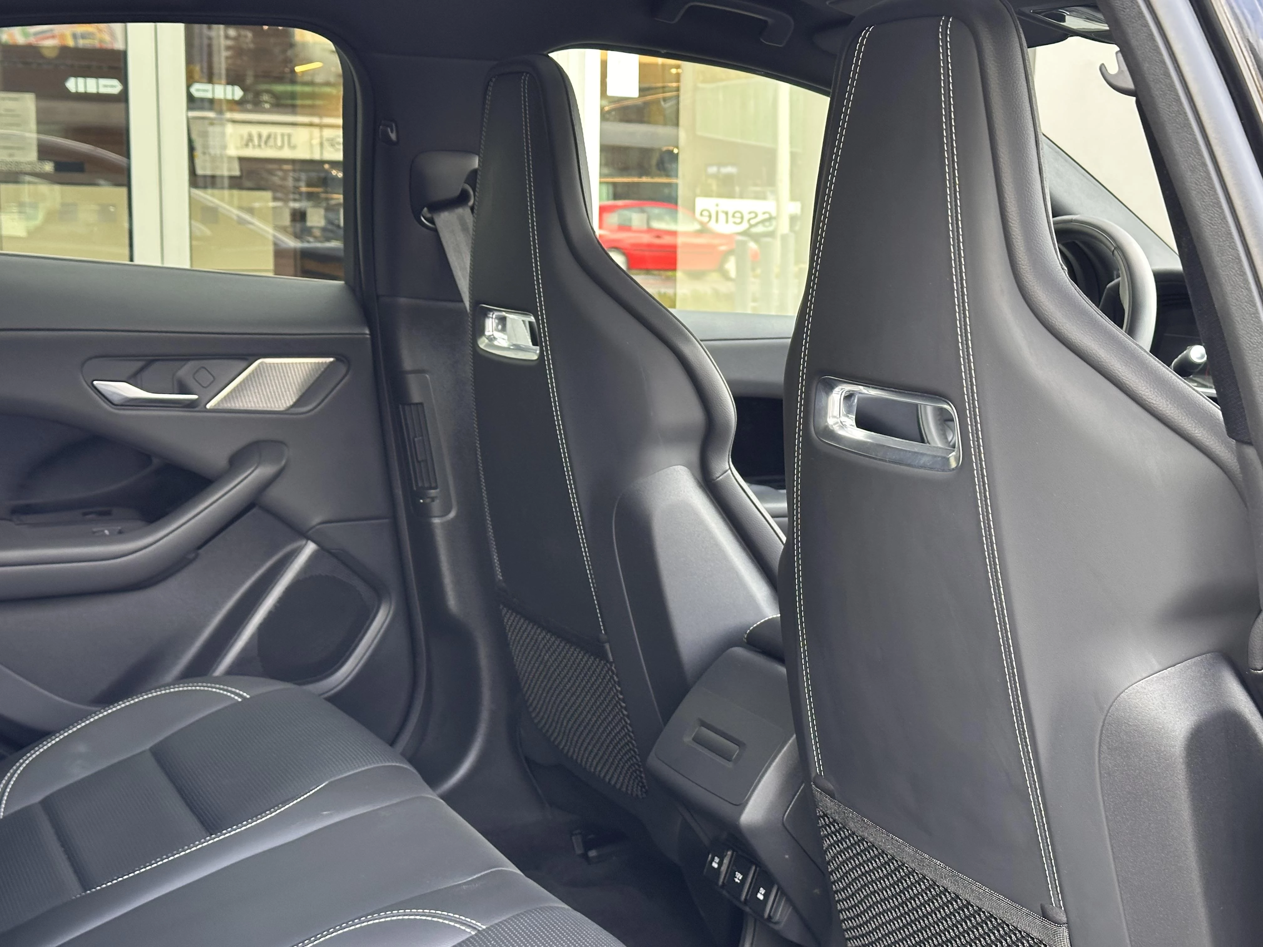 Jaguar-I-PACE-image-45