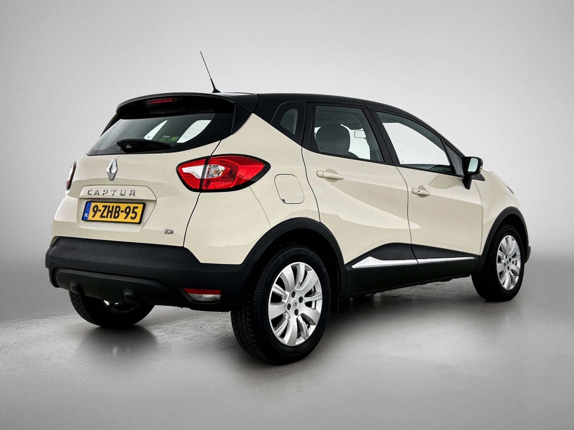 Renault-Captur-image-3