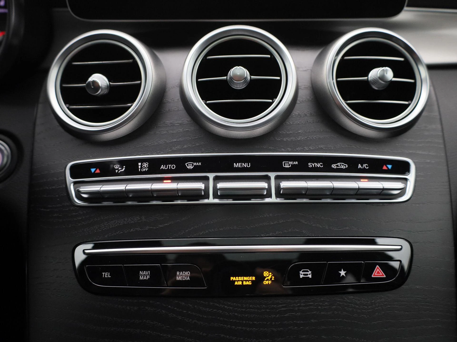 Mercedes-Benz-GLC-image-18