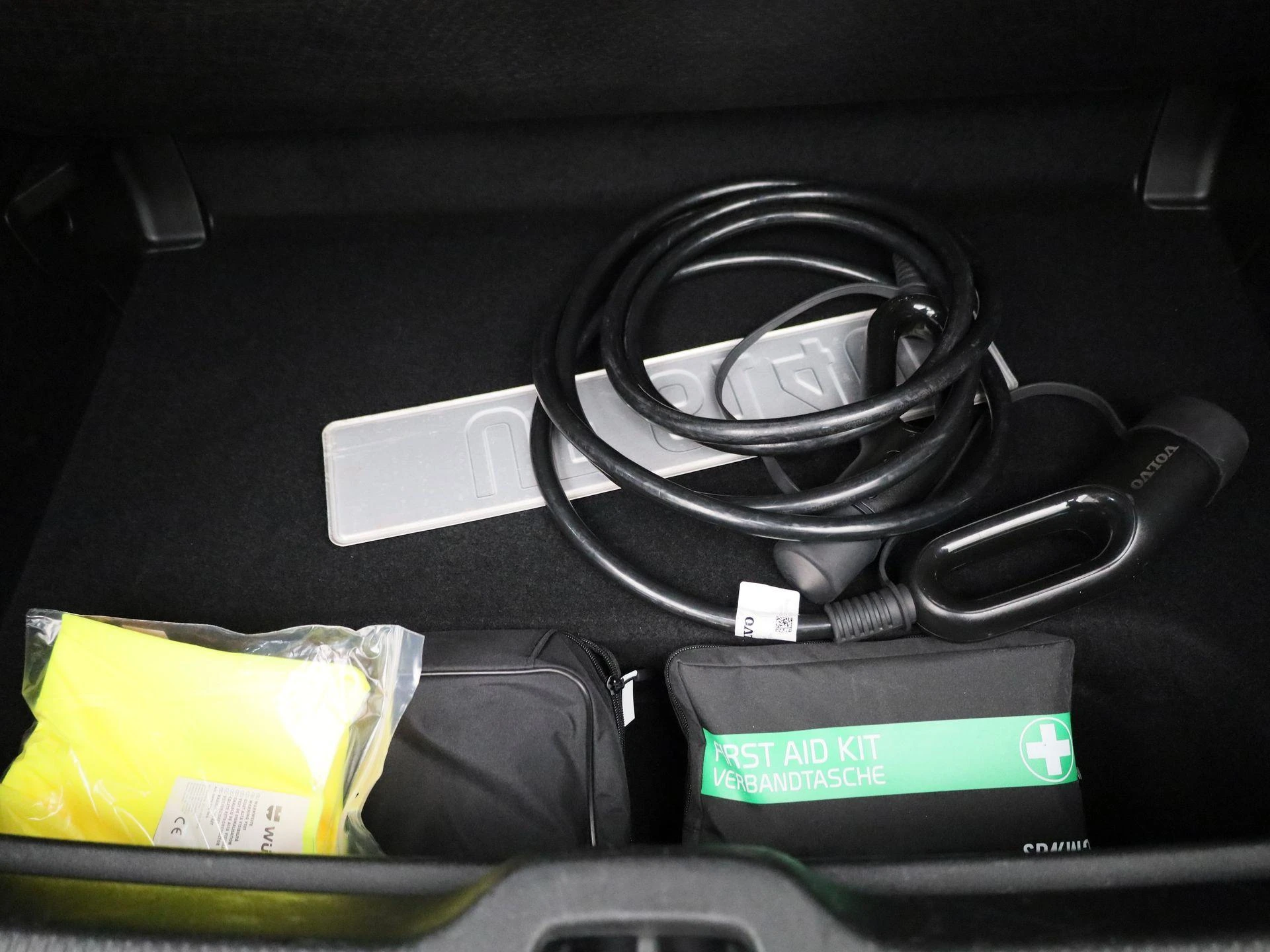 Volvo-EX30-image-12
