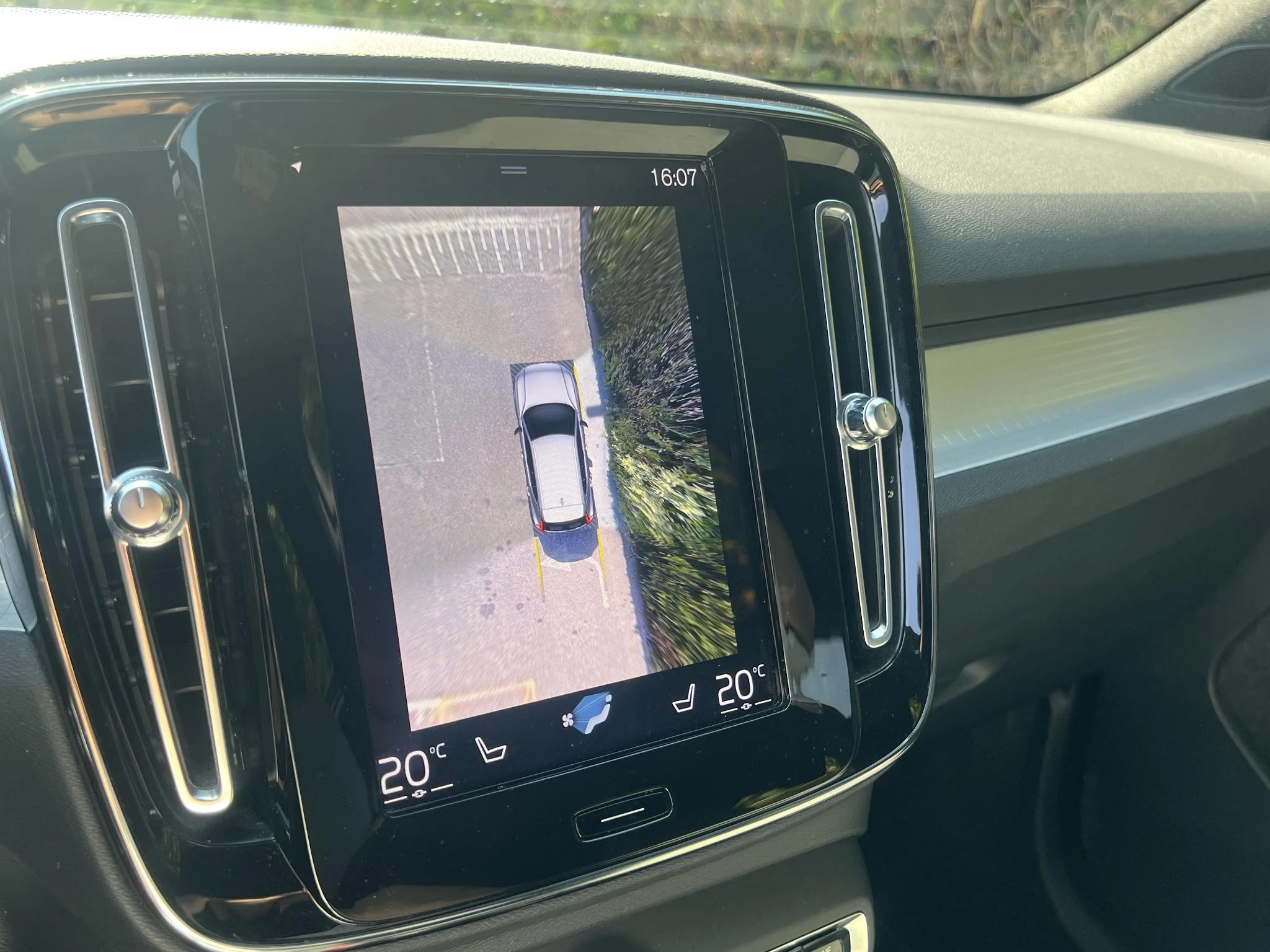 Volvo-XC40-image-25