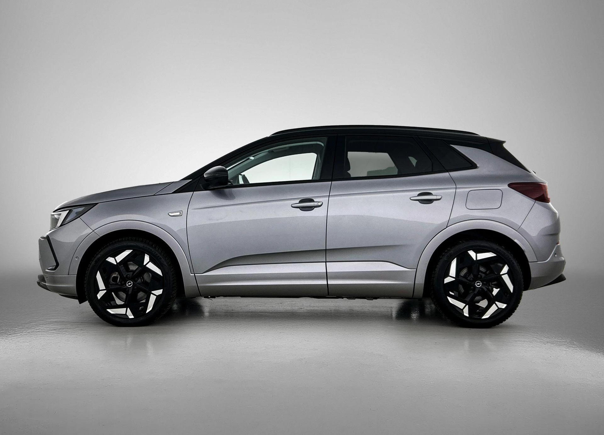 Opel-Grandland-image-1