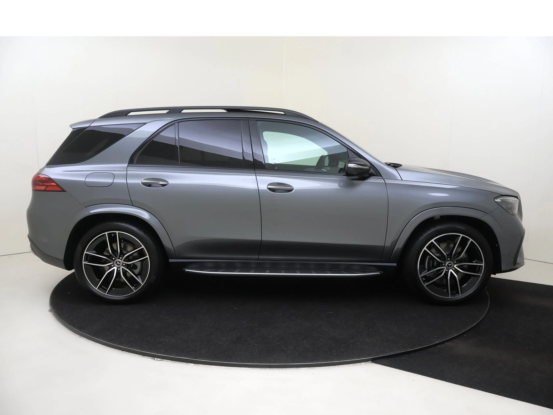 Mercedes-Benz-GLE-image-8