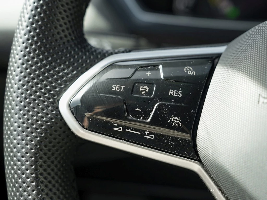 Volkswagen Tiguan Allspace TSI DSG 4Motion R-Line /Pano/AHK