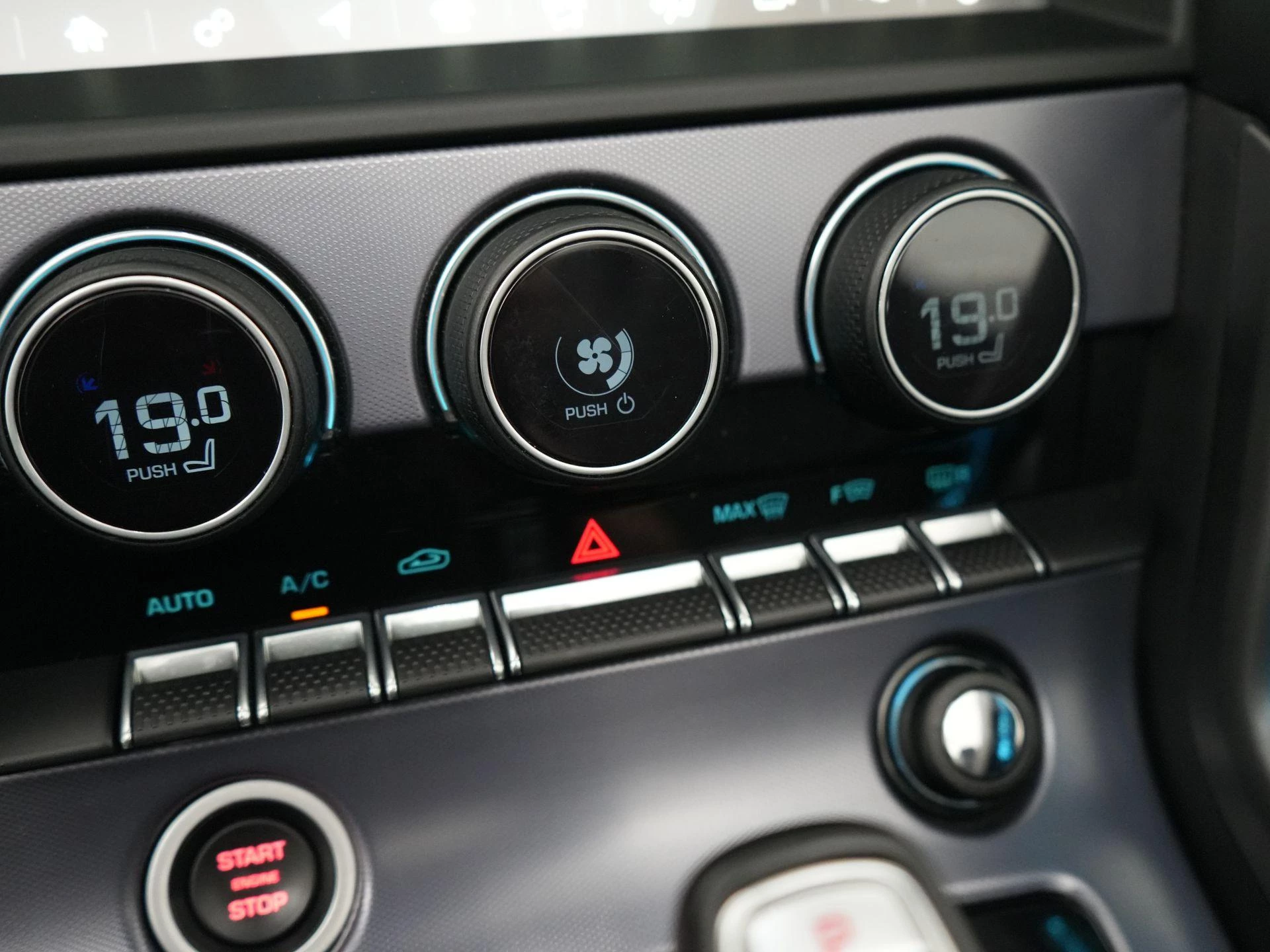 Jaguar F-TYPE P300 RWD First Edition