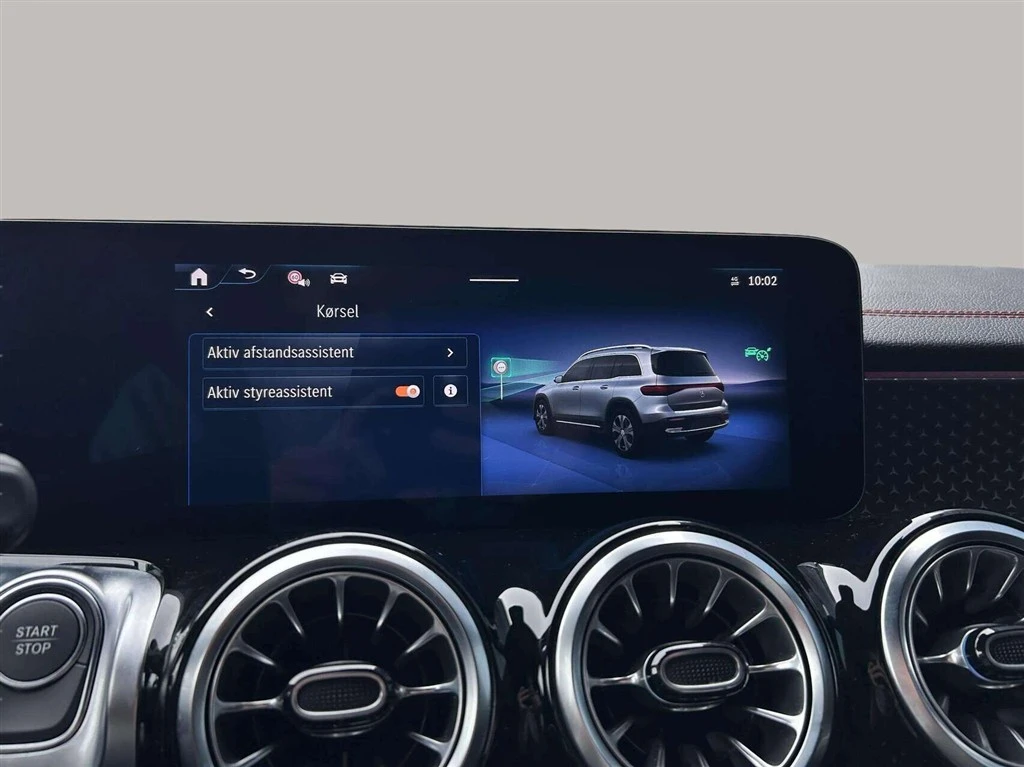 Mercedes-Benz-EQB-image-16