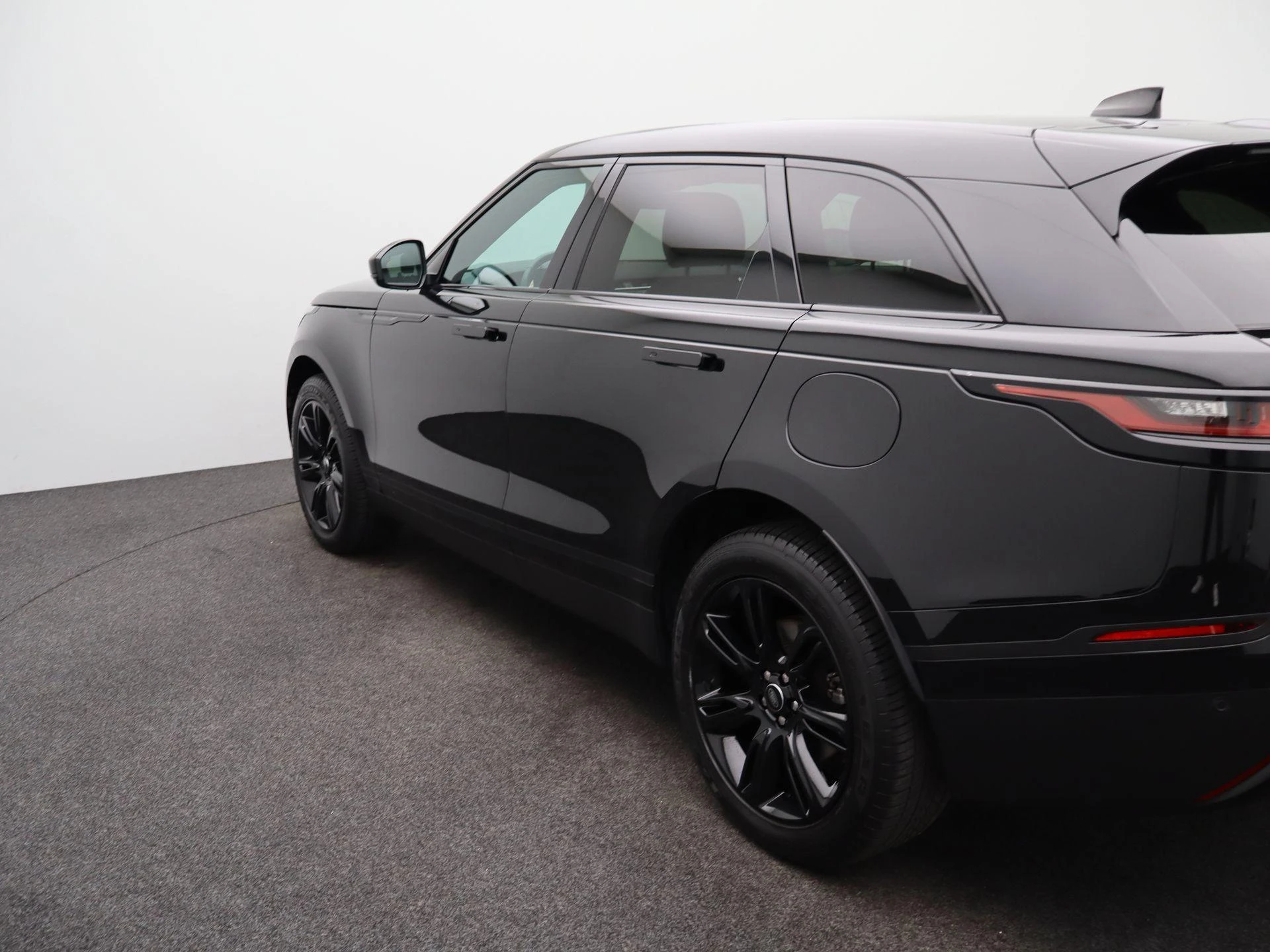 Land Rover-Range Rover Velar-image-40