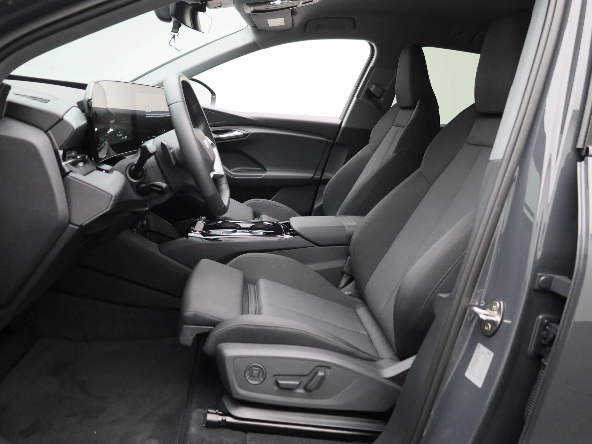Audi-Q6 e-tron-image-9