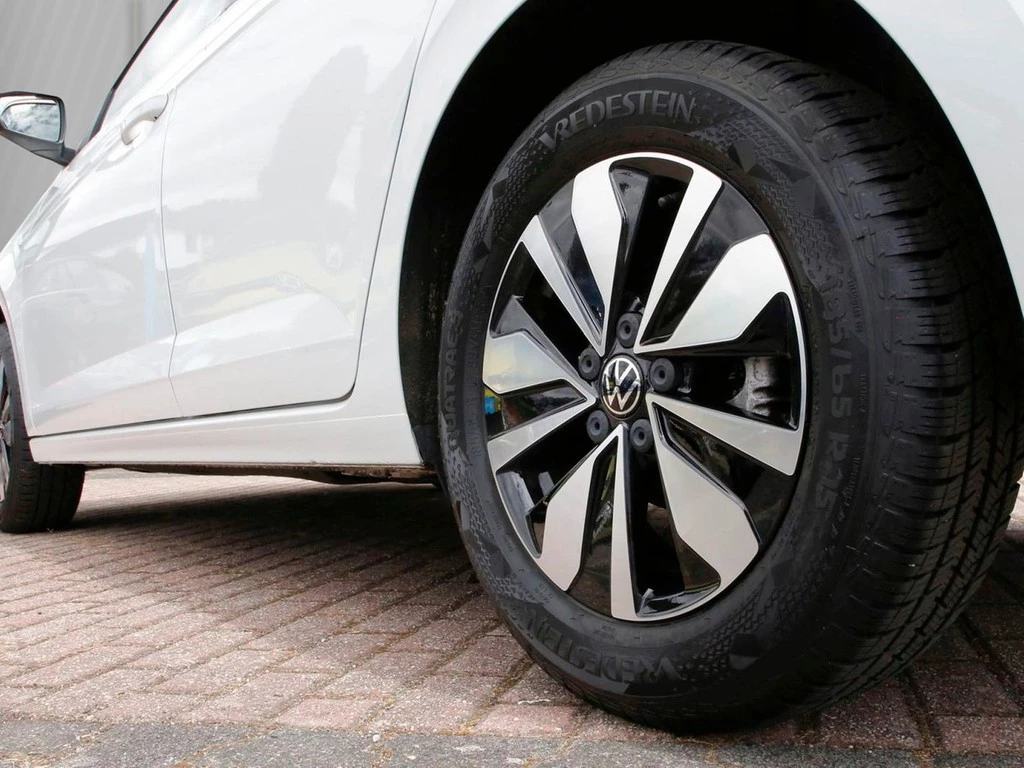Volkswagen Polo VI 1.0 TSI DSG Goal 15"ACC LED SHZ Navi AHK