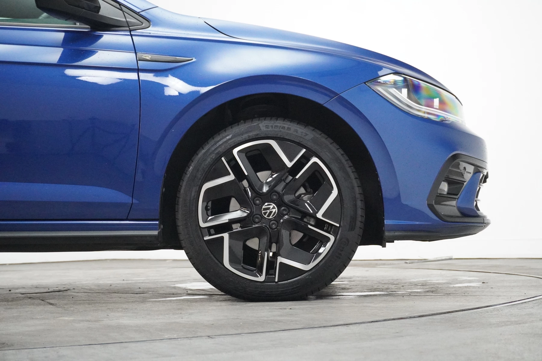 Volkswagen-Polo-image-27