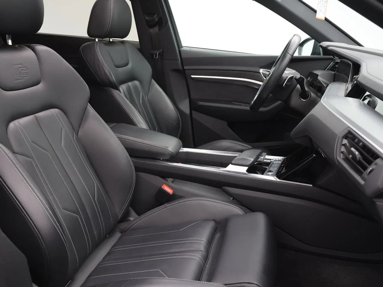 Audi-e-tron-image-18