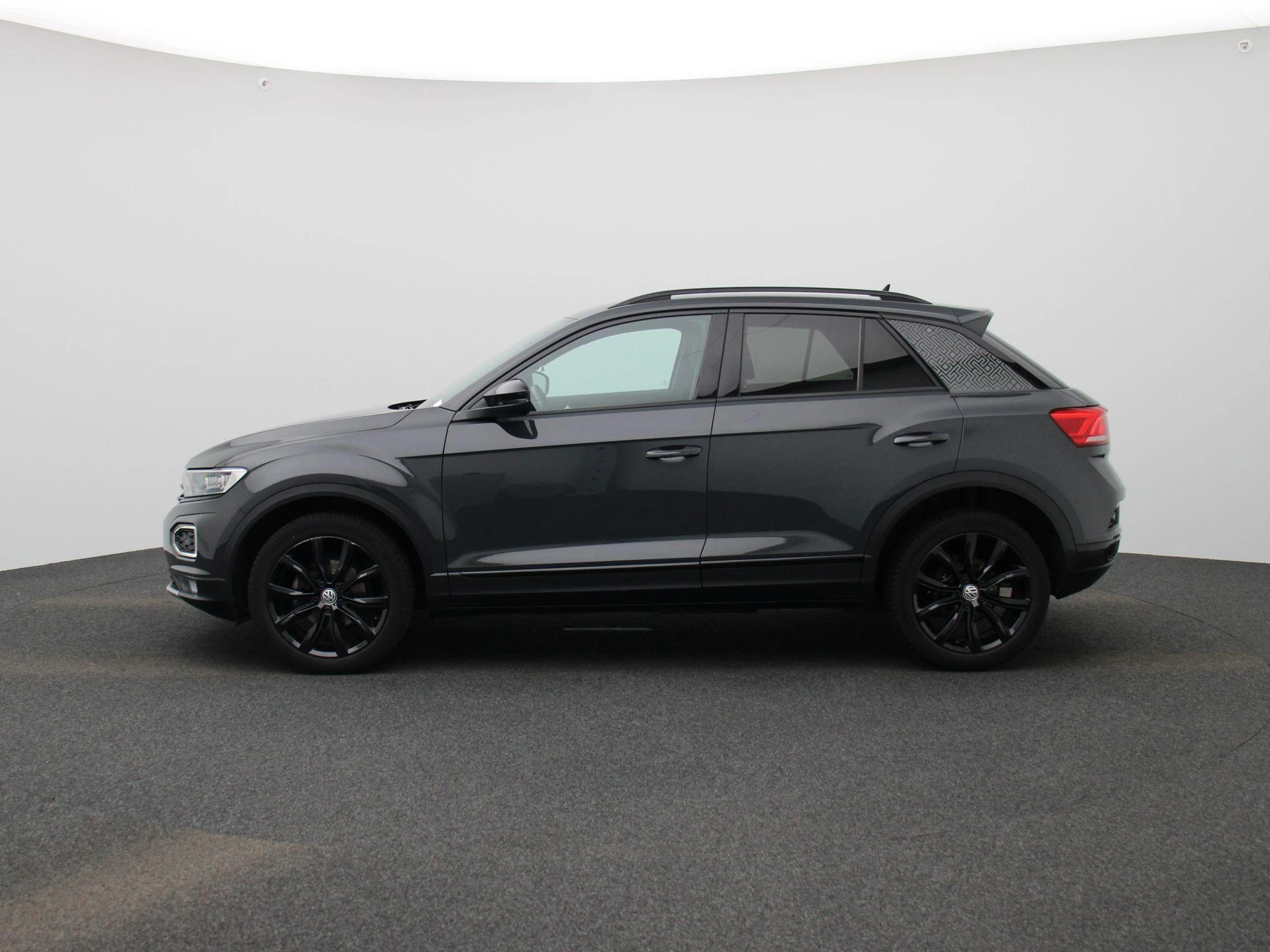 Volkswagen-T-Roc-image-3