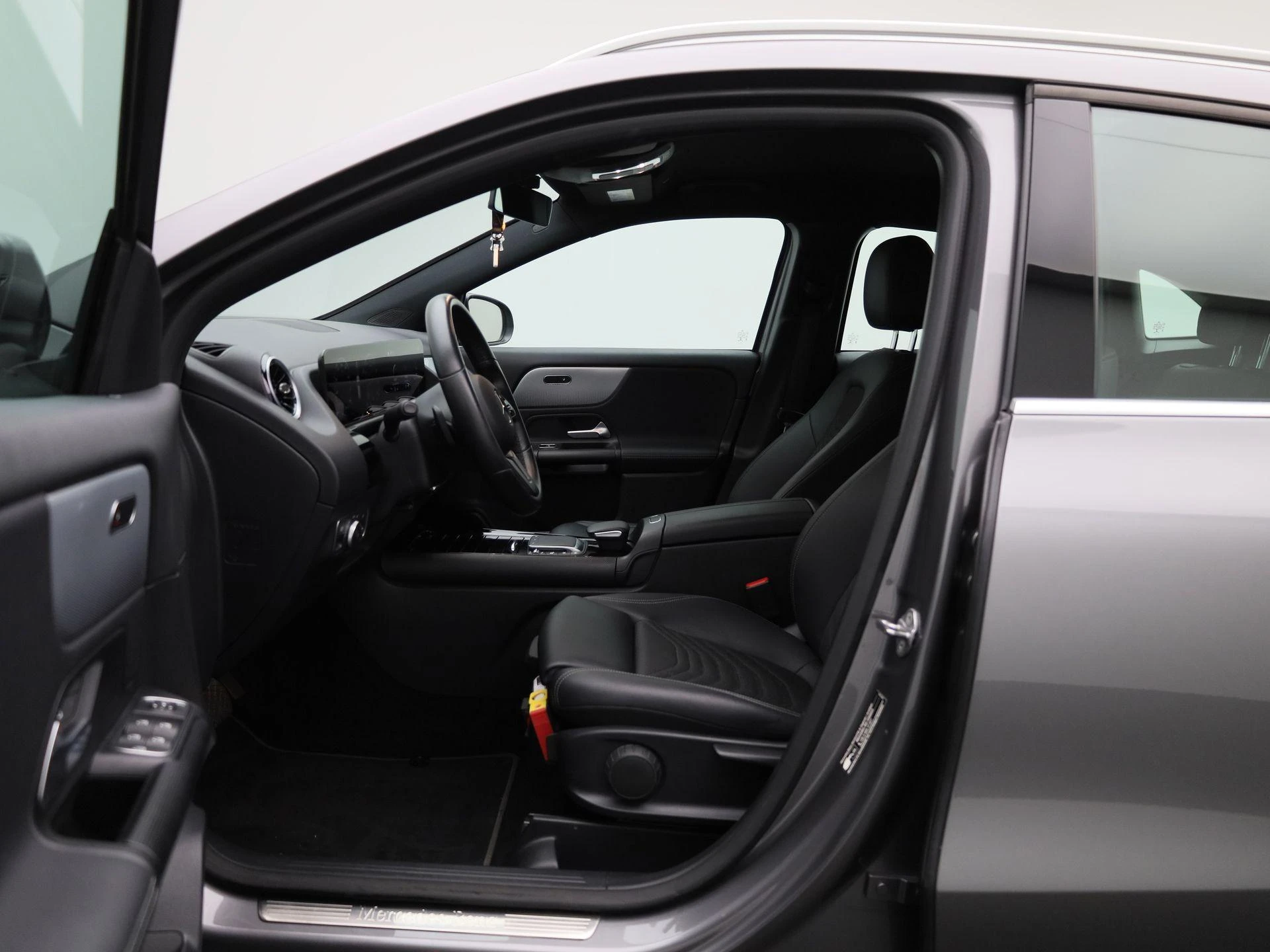 Mercedes-Benz-GLA-image-8