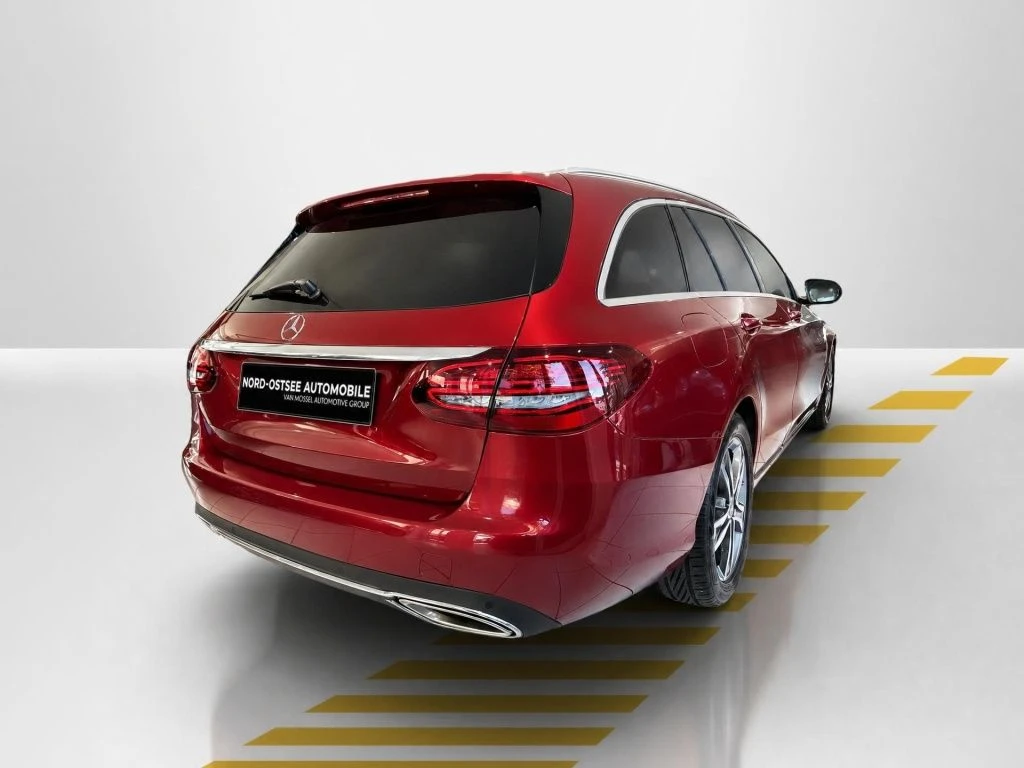 Mercedes-Benz-C-Klasse 300-image-13
