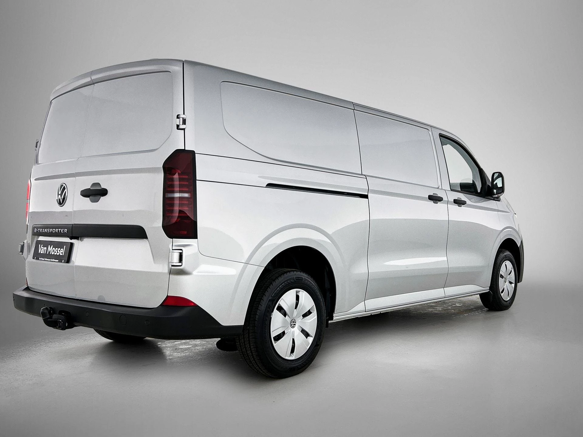 Volkswagen-e-Transporter-image-3