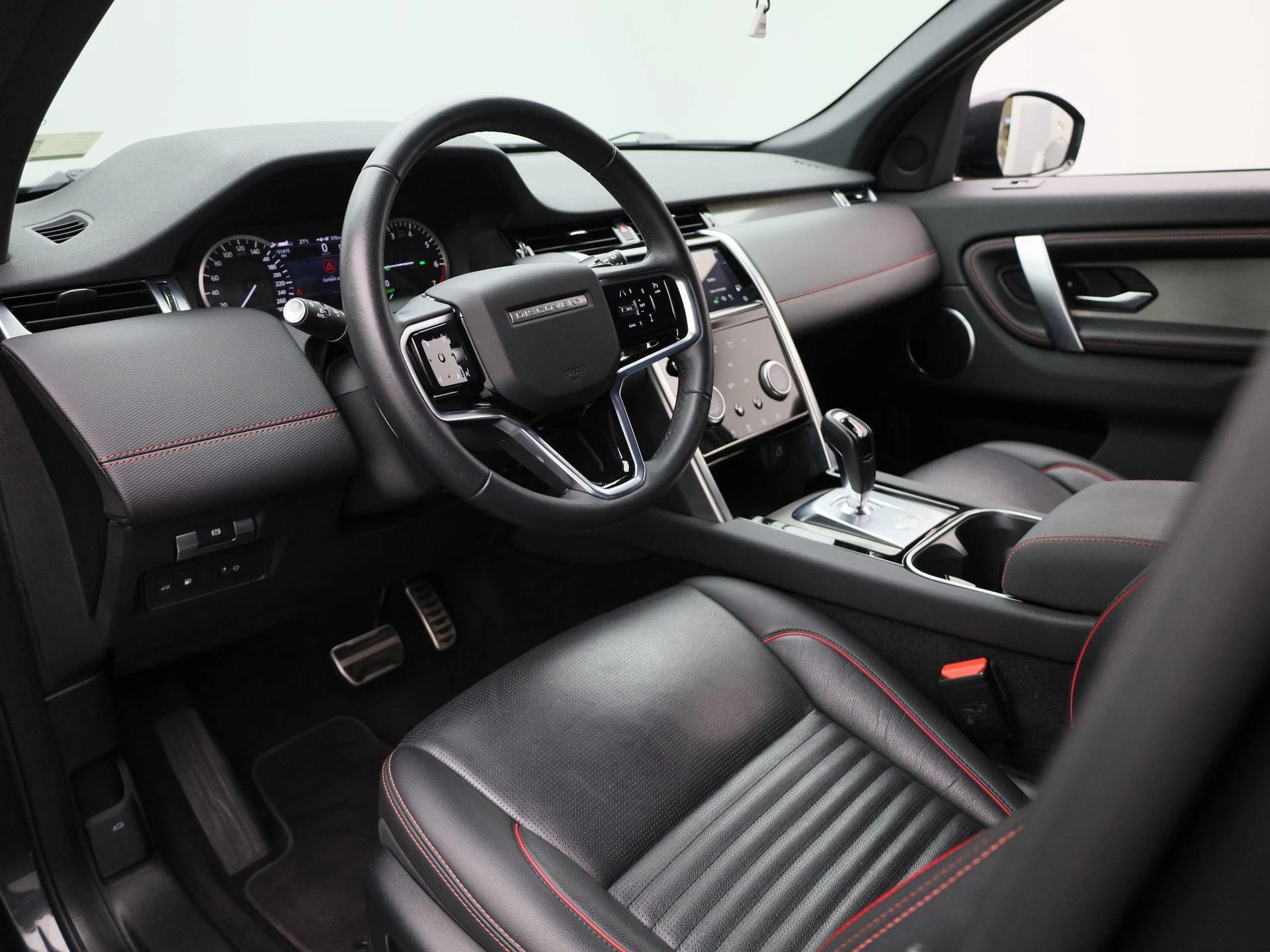 Land Rover-Discovery Sport-image-17