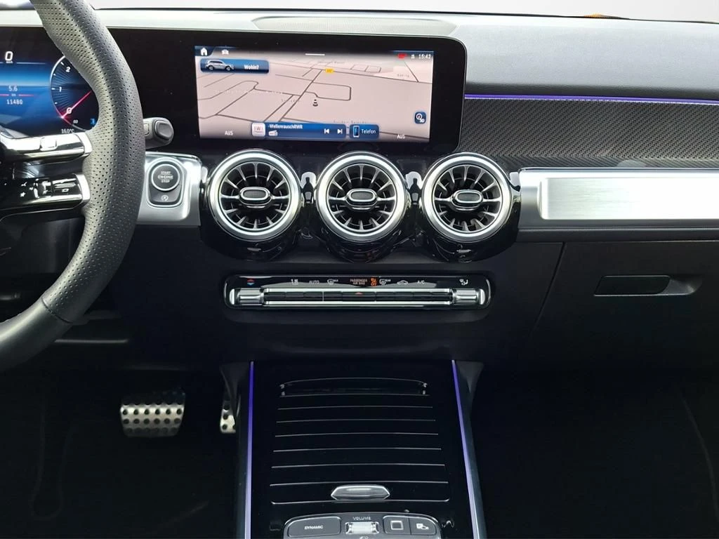 Mercedes-Benz-GLB 200 d-image-18