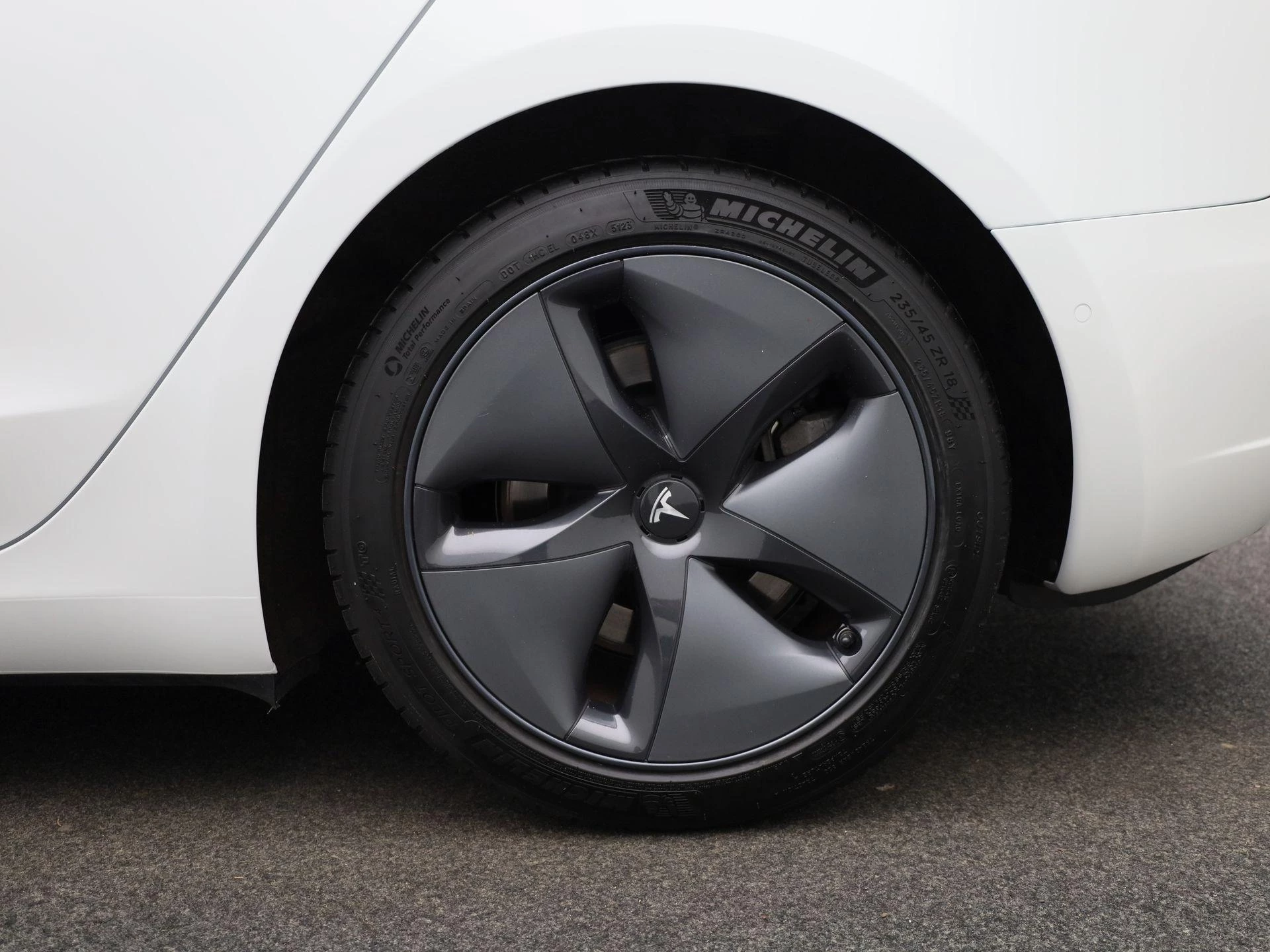 Tesla Model 3 Standard RWD Plus 60 kWh