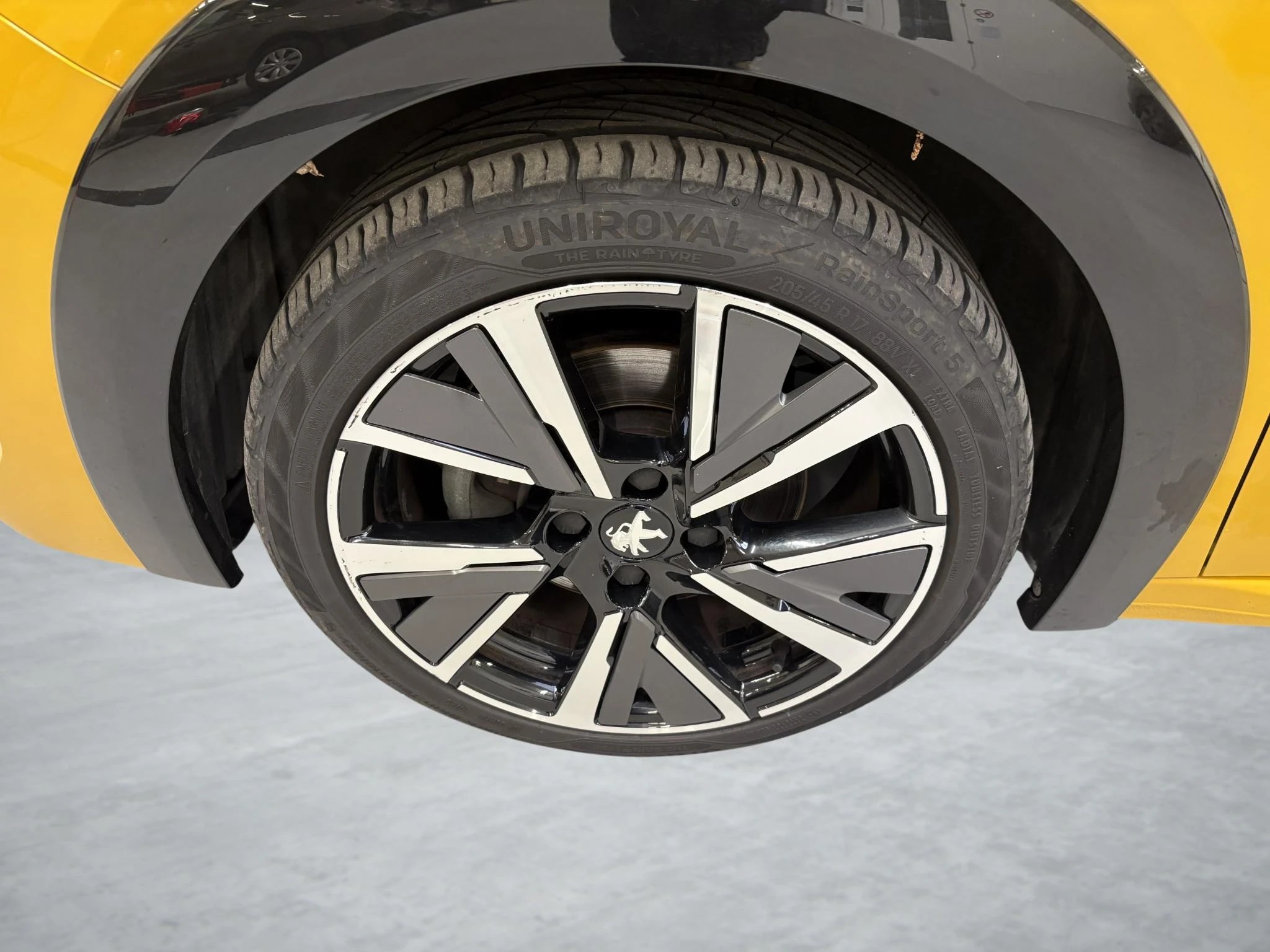 Peugeot-208-image-8