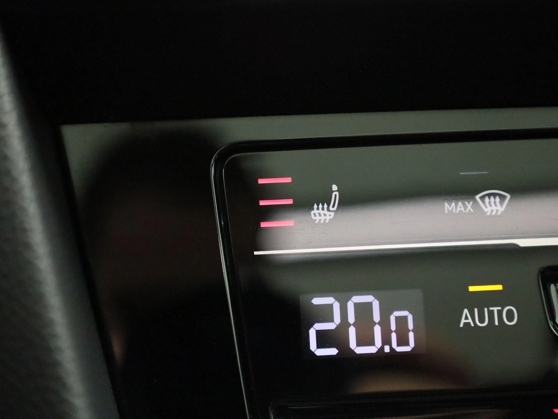 Volkswagen-Passat-image-23