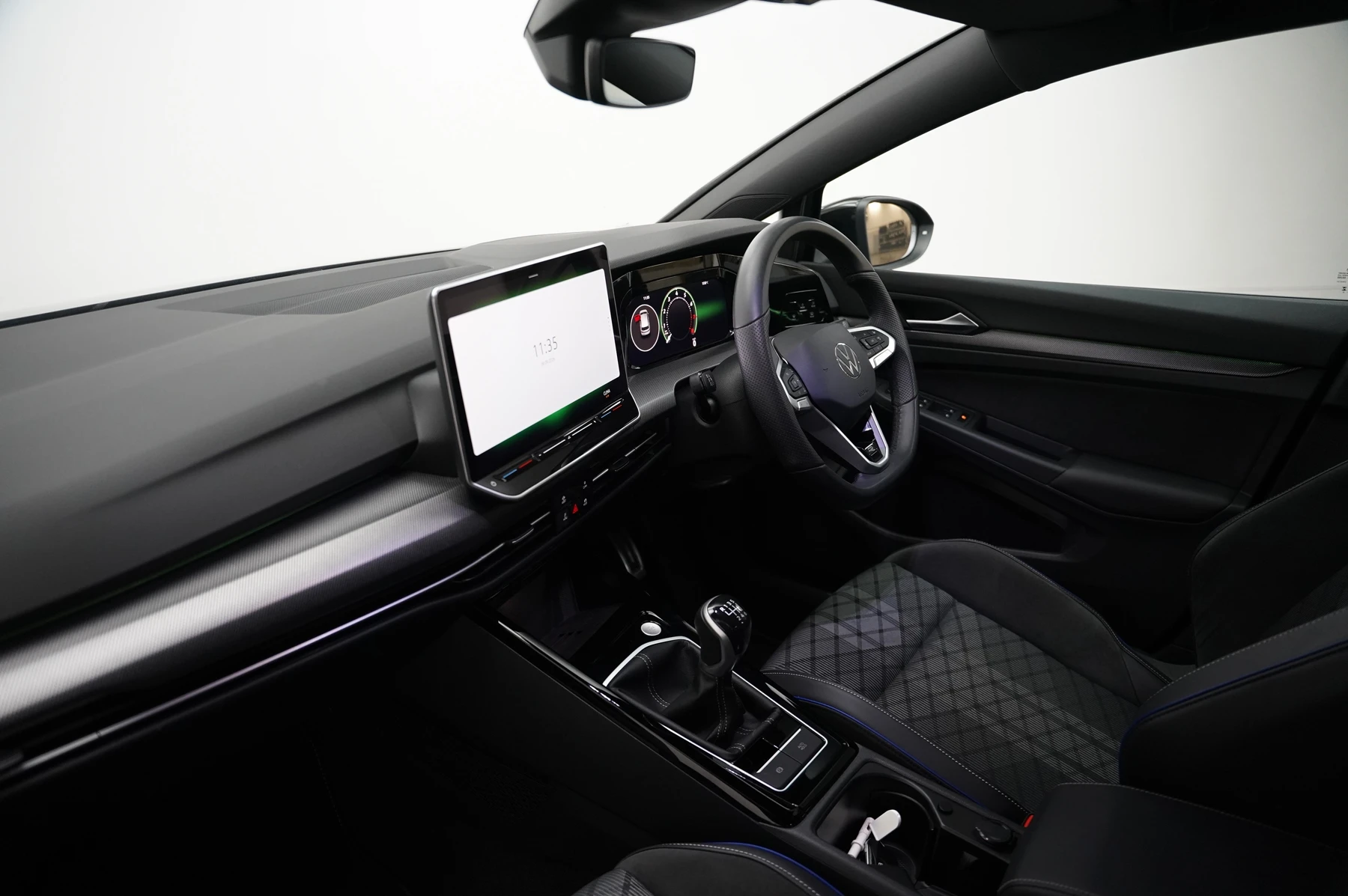Volkswagen-Golf-image-1