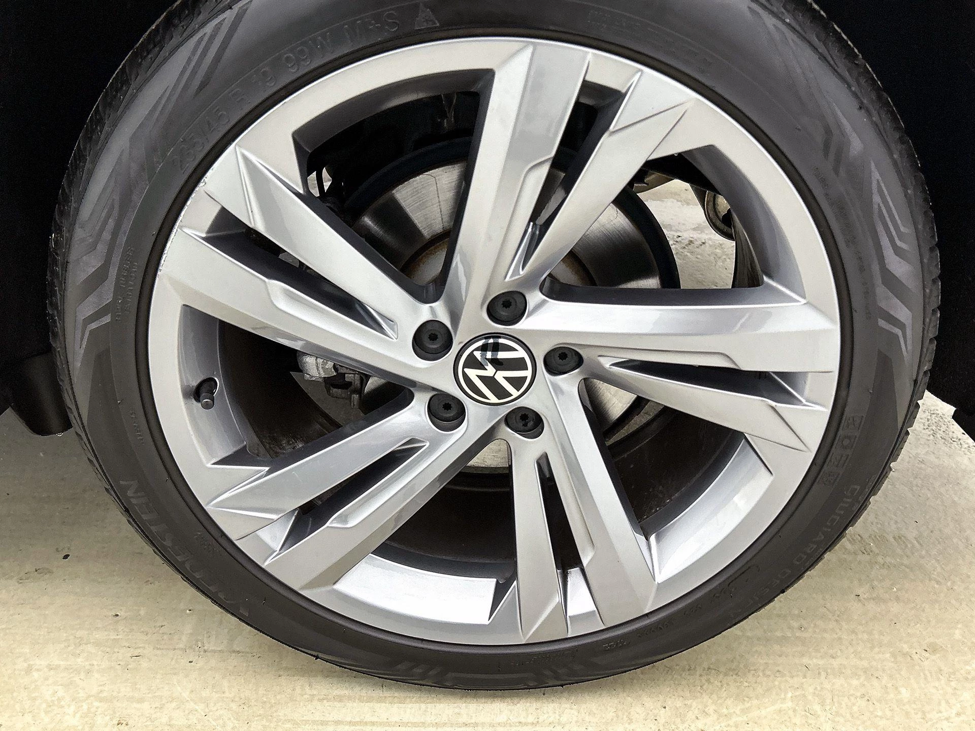 Volkswagen-Tiguan-image-32