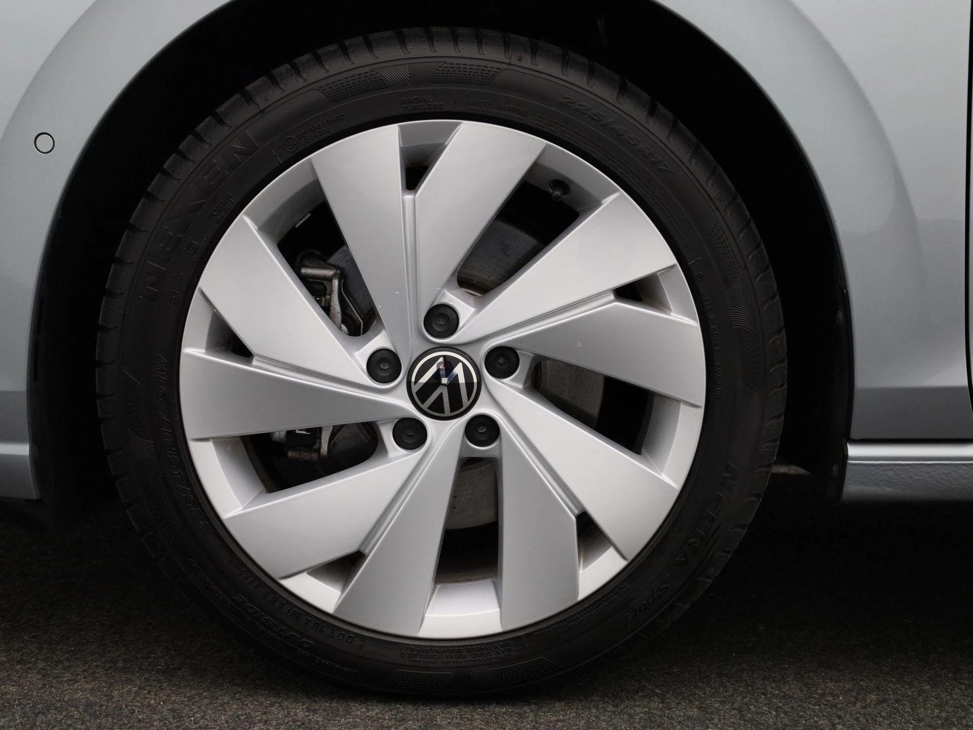 Volkswagen-Golf-image-11