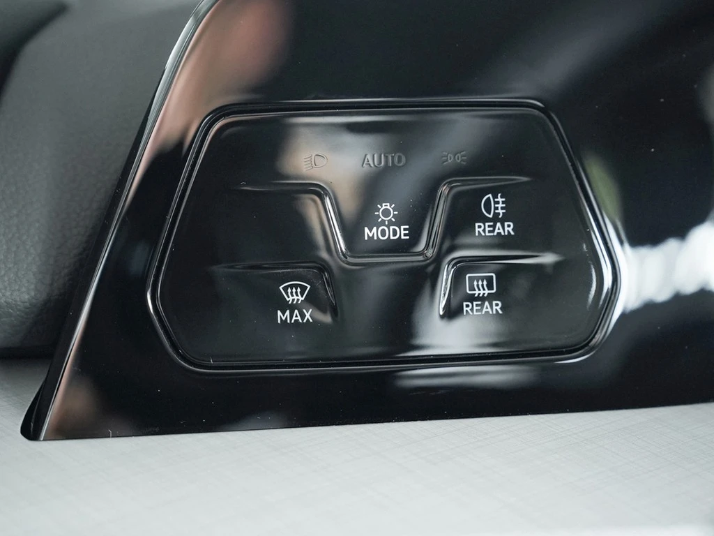 Volkswagen-Golf-image-16