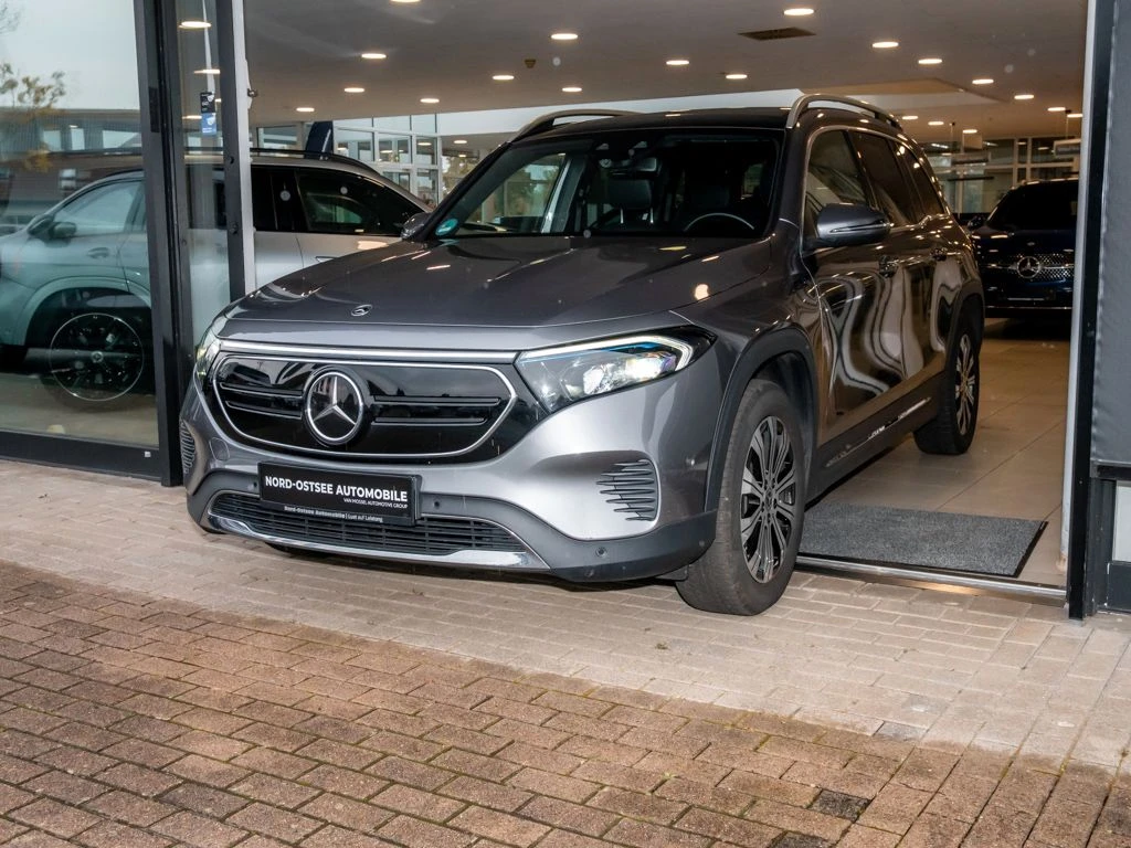 Mercedes-Benz-EQB 250-image-7