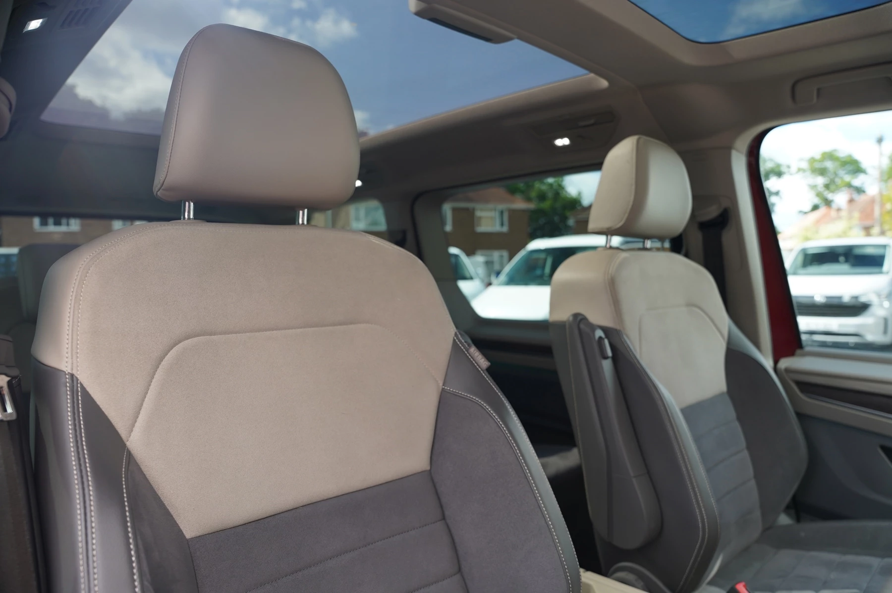 Volkswagen-Multivan-image-8