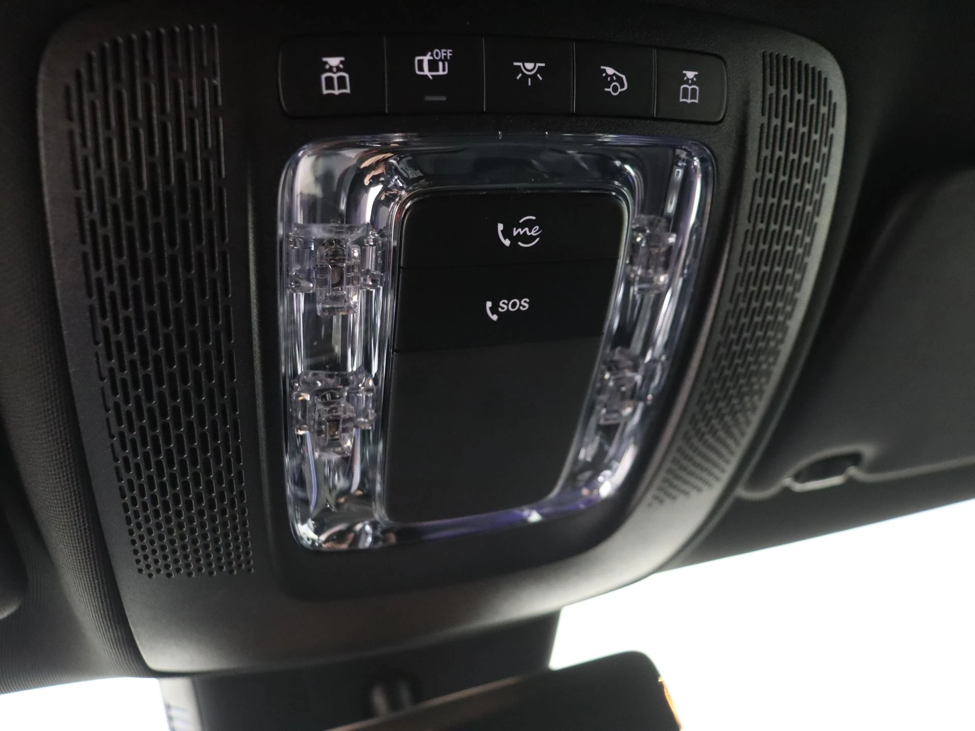 Mercedes-Benz-CLA-image-27