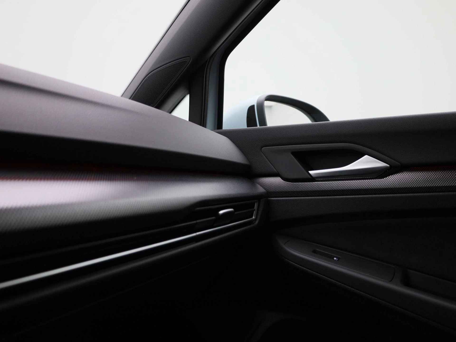 Volkswagen-Golf-image-31