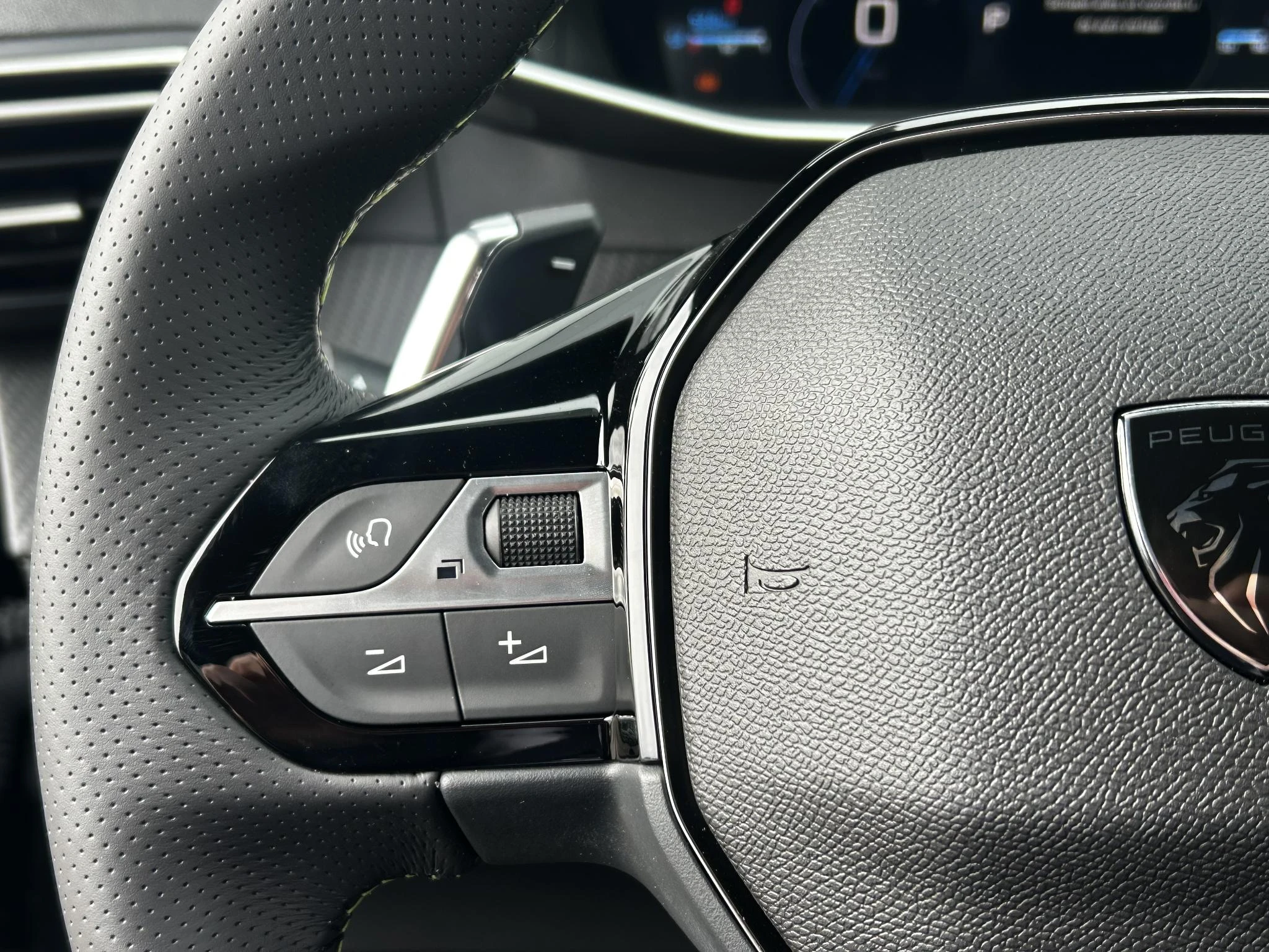 Peugeot-208-image-11