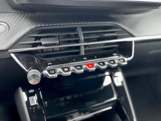 Peugeot-e-2008-image-24