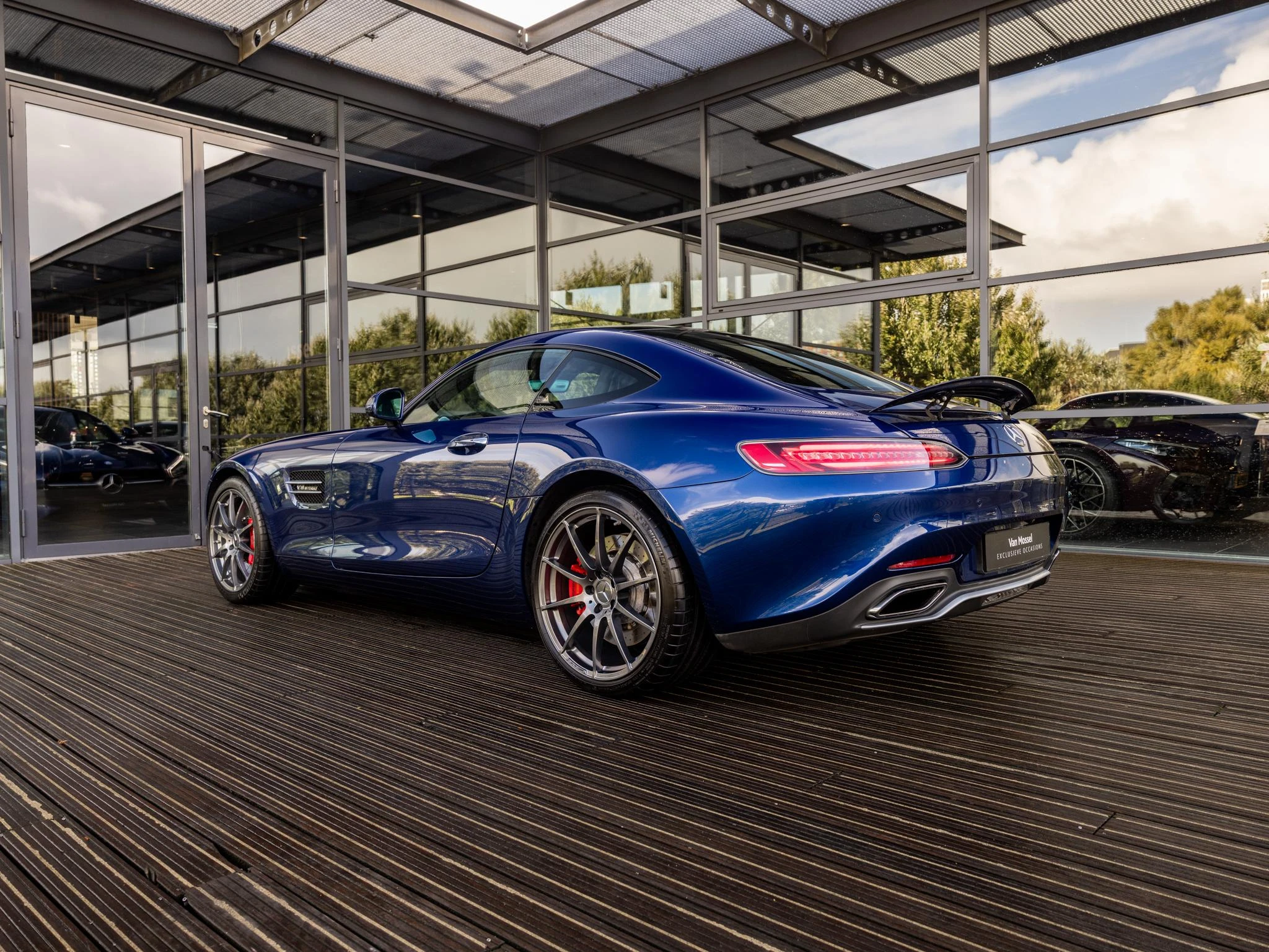 Mercedes-AMG-GT-image-4