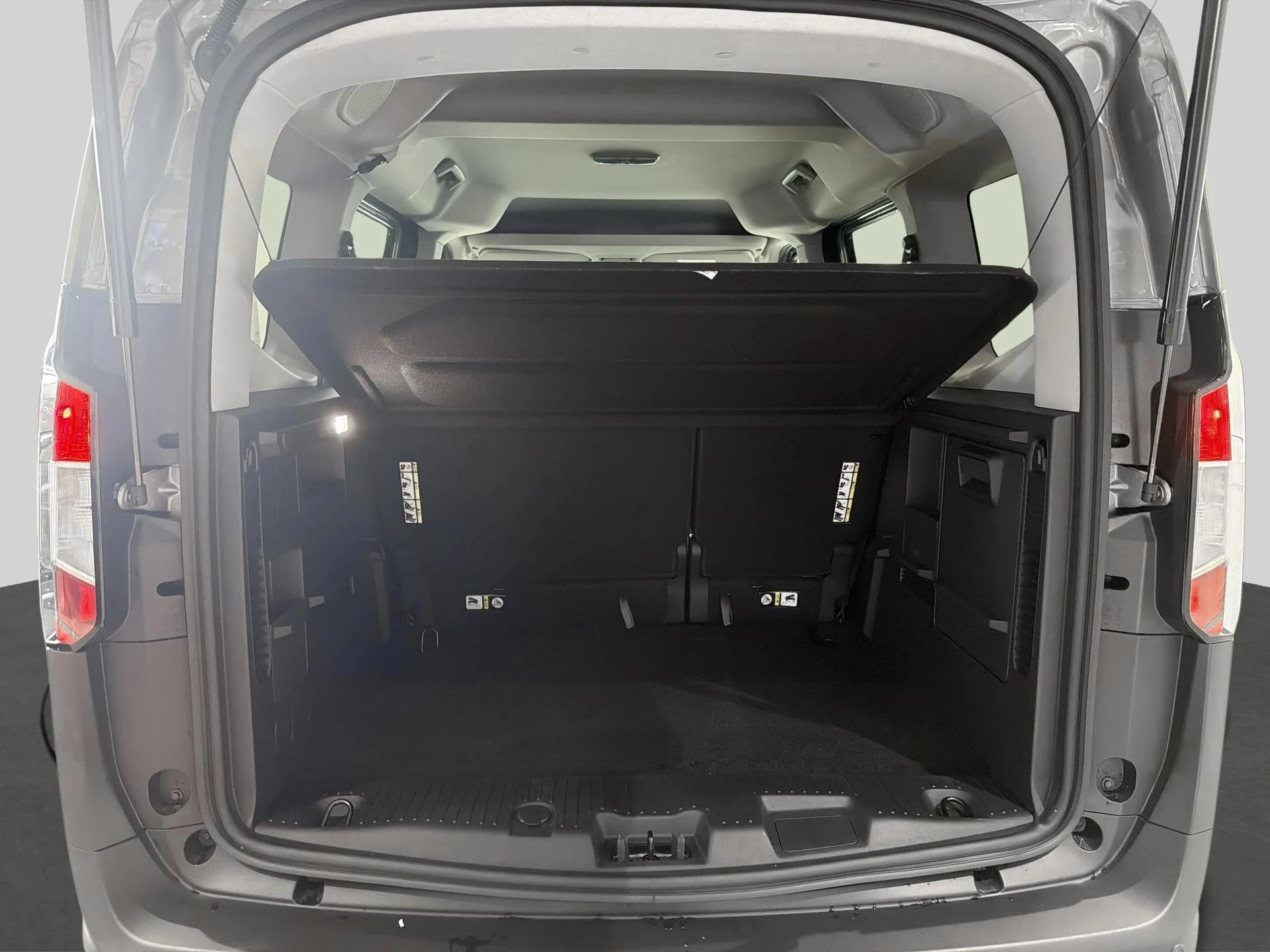 Ford-Tourneo Courier-image-6