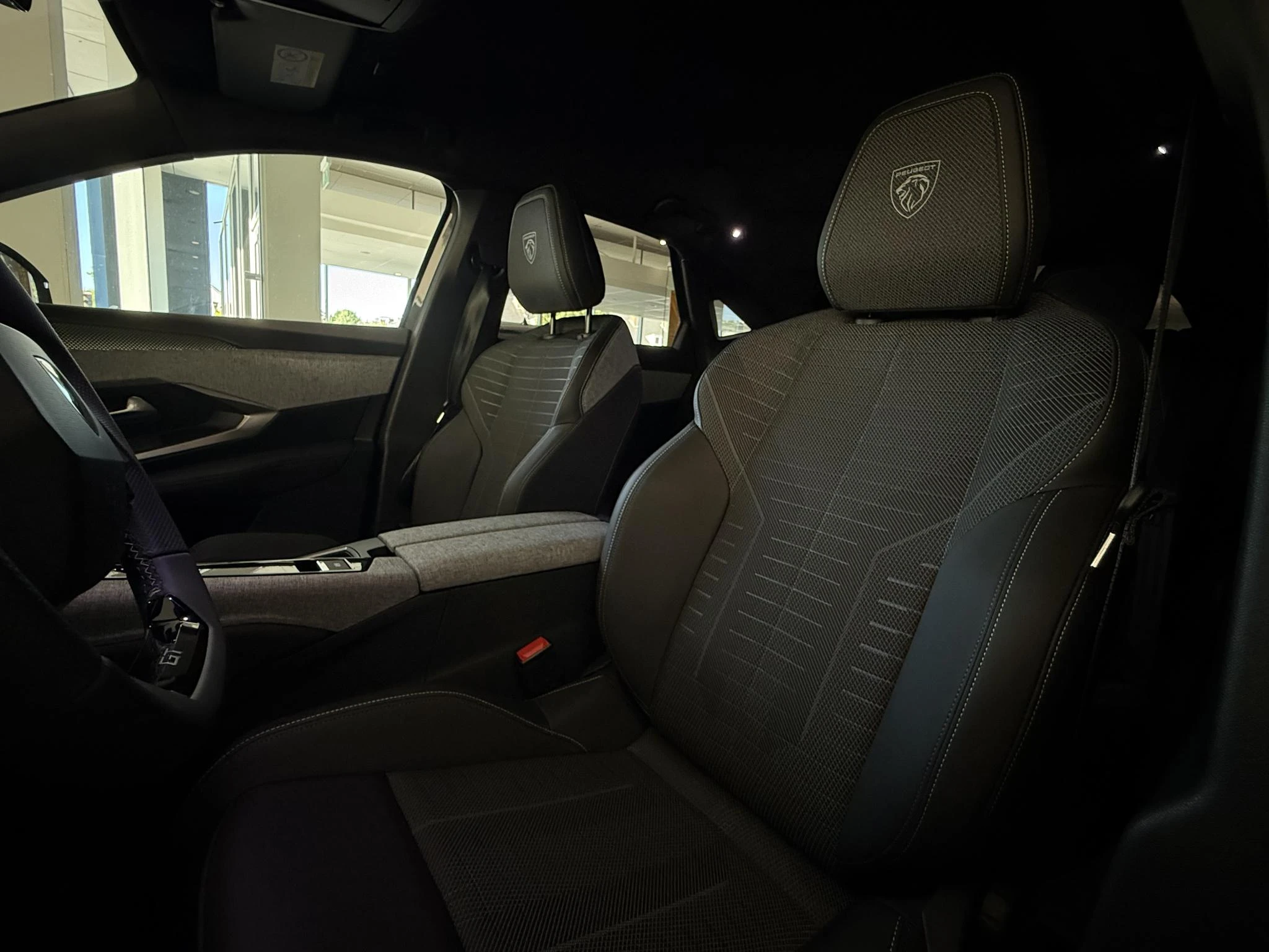 Peugeot e-3008 GT Long Range 230 97 kWh